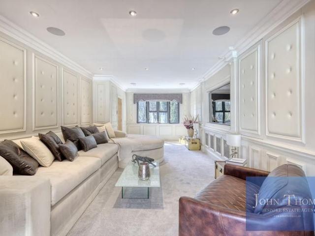 4 bedroom detached house to rent