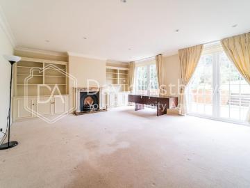 4 bedroom detached house to rent