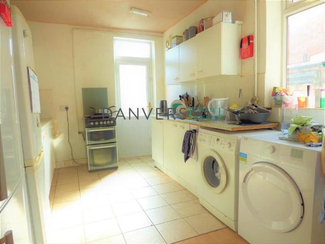 4 bedroom detached house to rent