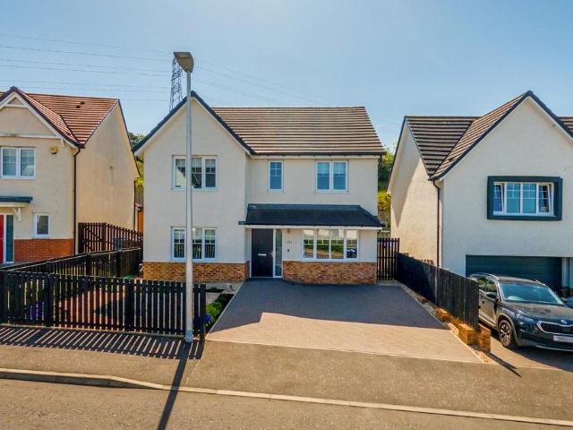 4 bedroom detached house to rent