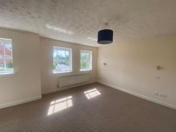 4 bedroom detached house to rent