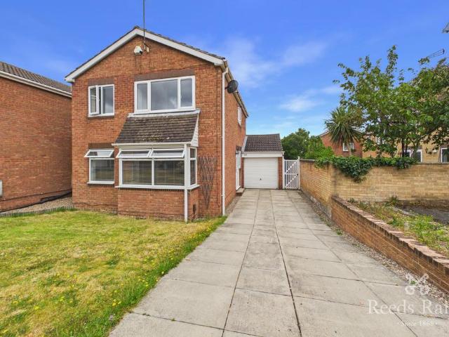 4 bedroom detached house to rent