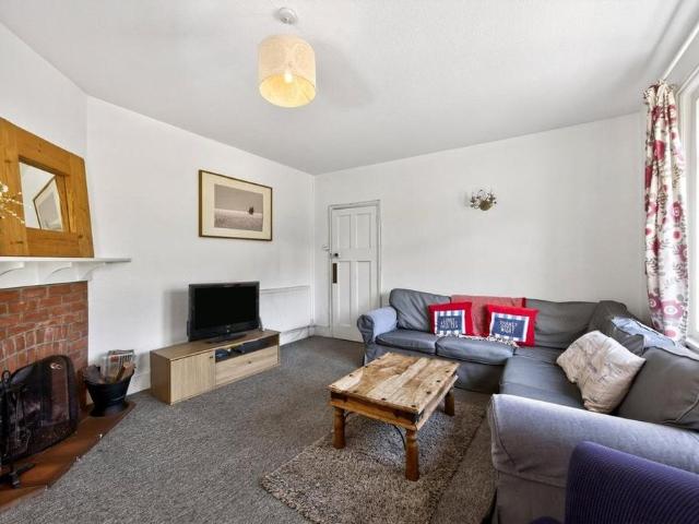 4 bedroom detached house to rent