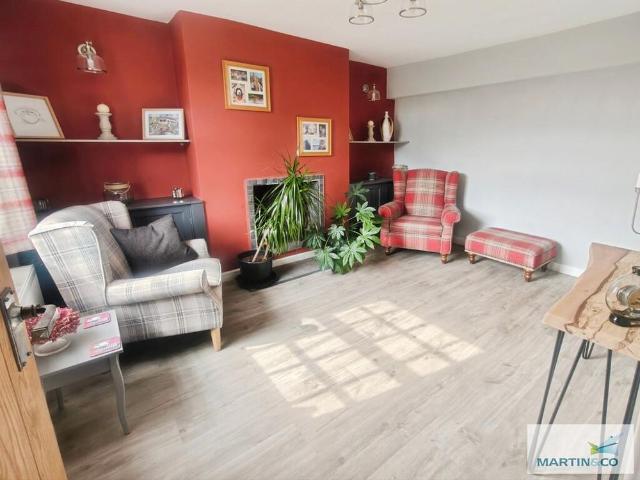 4 bedroom detached house to rent