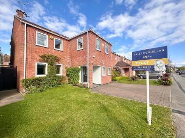4 bedroom detached house to rent