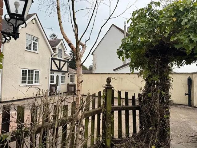 4 Bedroom Detached House To Rent In Three Maypoles Lodge, Tythe Barn Lane, Shirley, Solihull, B90