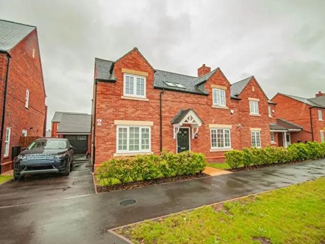 4 Bedroom Detached House To Rent In Wroughton Drive, Houlton, Rugby, CV23