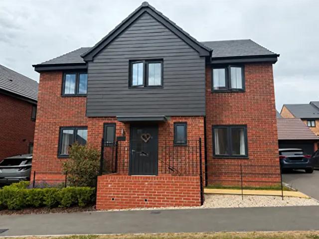 4 Bedroom Detached House To Rent In Bedroom Detached House In Vicar Wood Way, Derby, DE22