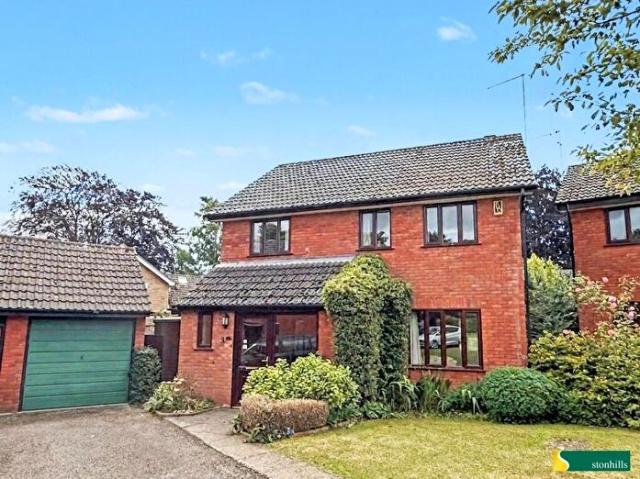 4 Bedroom Detached House To Rent In Berkeley Close, Northampton, NN1