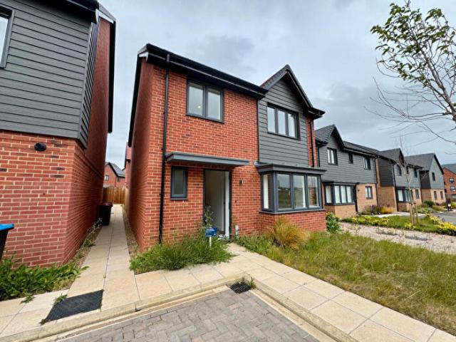4 Bedroom Detached House To Rent In Brahaman Way, Milton Keynes, MK8