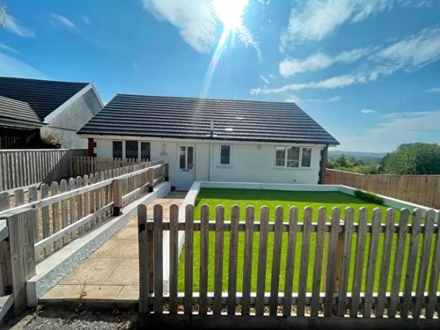 4 Bedroom Detached House To Rent In Bwllfa Road, Ynystawe, Swansea, SA6