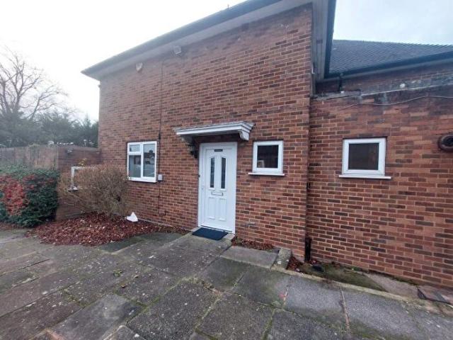 4 Bedroom Detached House To Rent In Burney Lane, Birmingham, B8