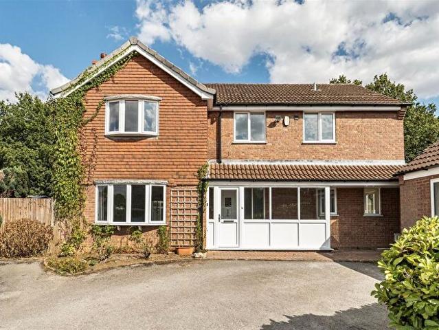 4 Bedroom Detached House To Rent In Carnoustie, Tamworth, B77