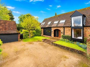 4 Bedroom Detached House To Rent In Church Lane, Princes Risborough, HP27