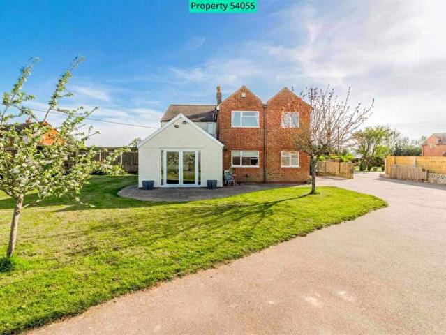 4 Bedroom Detached House To Rent In Clifton Road, No Mans Heath, Tamworth, B79