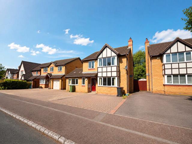 4 Bedroom Detached House To Rent In Crowborough Lane, Milton Keynes, MK7