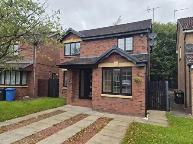 4 Bedroom Detached House To Rent In Foinaven Gardens, Glasgow, G46