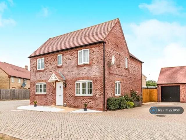 4 Bedroom Detached House To Rent In Goodwood Close, Bicester, OX26