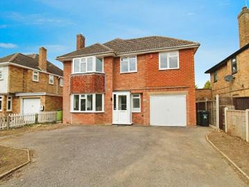 4 Bedroom Detached House To Rent In Half Moon Crescent, Oadby, LE2