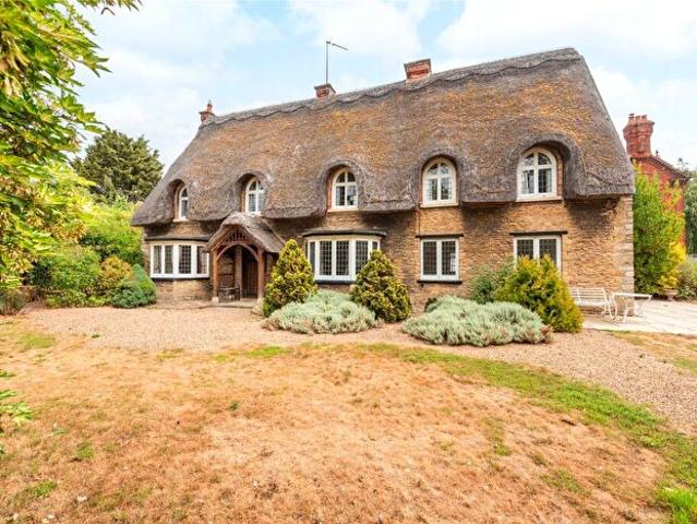 4 Bedroom Detached House To Rent In High Street, Harrold, Bedfordshire, MK43