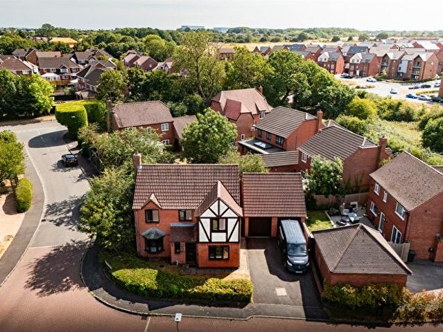 4 Bedroom Detached House To Rent In Lawrence Close, Leicester, LE4