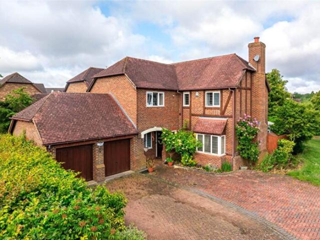4 Bedroom Detached House To Rent In Lynmouth Crescent, Furzton, Milton Keynes, Buckinghamshire, MK4