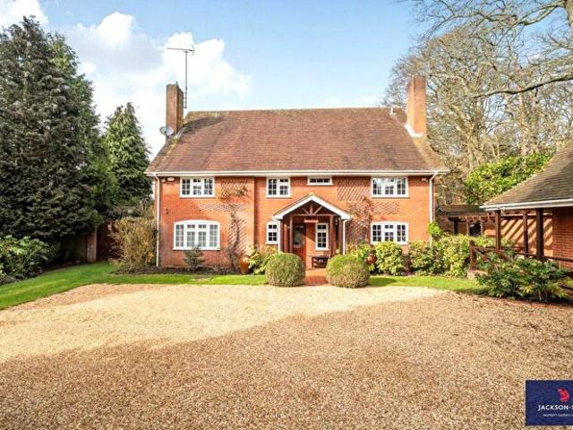 4 Bedroom Detached House To Rent In Pinfold Pond, Woburn, Bedfordshire, MK17