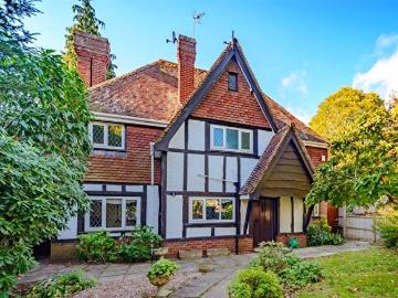 4 Bedroom Detached House To Rent In Redwood House, Mulberry Court, CV8