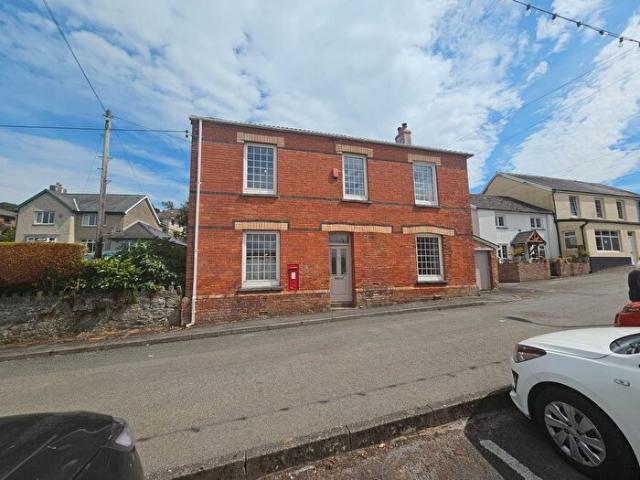 4 Bedroom Detached House To Rent In Red House, Water Street, Ferryside, SA17