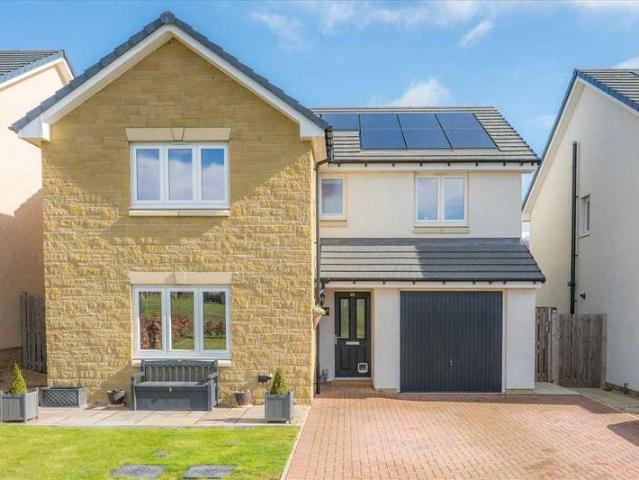 4 Bedroom Detached Villa House