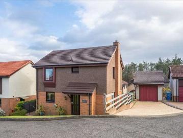 4 Bedroom Detached Villa House
