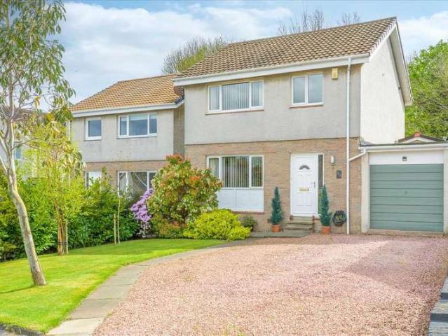 4 Bedroom Detached Villa House