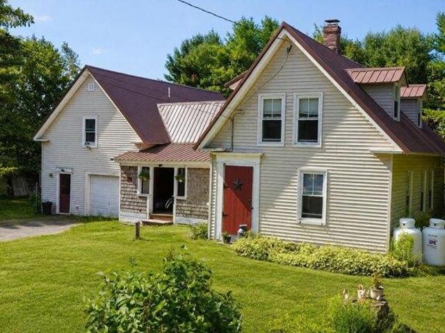 4 bedroom, Detroit ME 04929 105789370