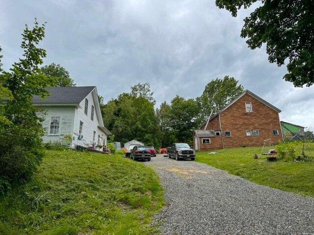 4 bedroom, Dexter ME 04930 105612041