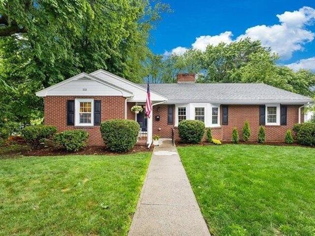 4 bedroom, Dedham MA 02026 104331867