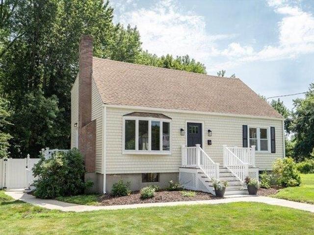 4 bedroom, Dedham MA 02026 105340952