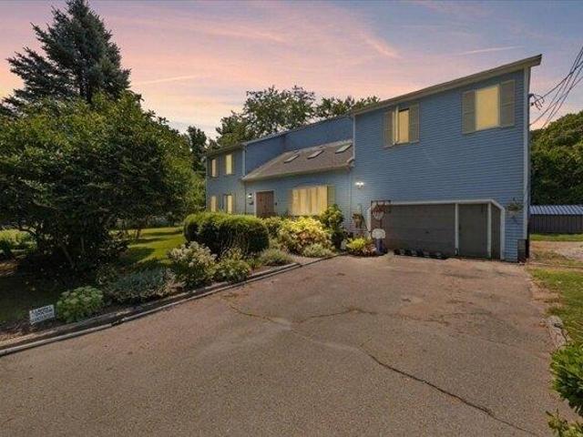 4 bedroom, Dedham MA 02026 105386974