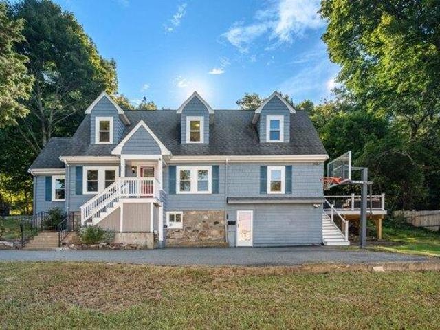 4 bedroom, Dedham MA 02026 105477159