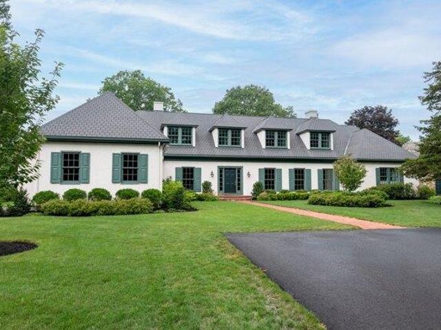 4 bedroom, Dedham MA 02026 105418576