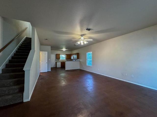 4 bedroom, Denton TX 76201 LS102542288