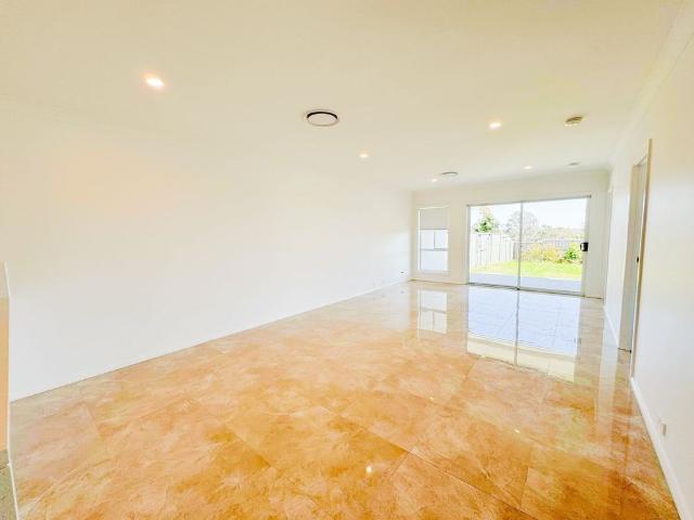 4 Bedroom Dual Key Home in Prime Location!