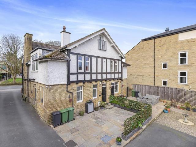 4 bedroom duplex for sale