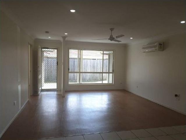 4 bedroom Duplex Great Location!