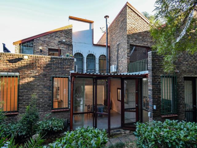 4 Bedroom Duplex To Let in Lynnwood