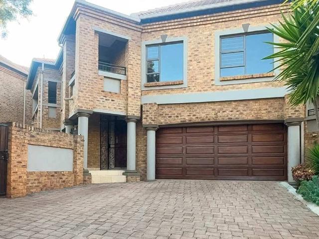 4 Bedroom Duplex to Rent in The Wilds
