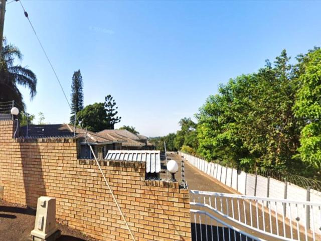 4 Bedroom duplex townhouse sectional to rent in Hillary, Durban