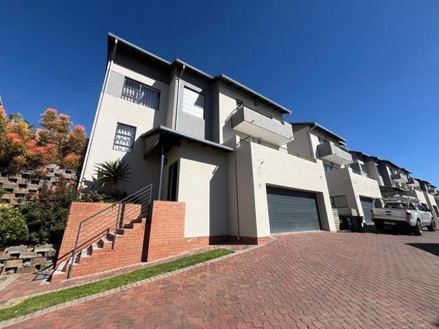 4 Bedroom duplex townhouse sectional to rent in Amorosa, Roodepoort