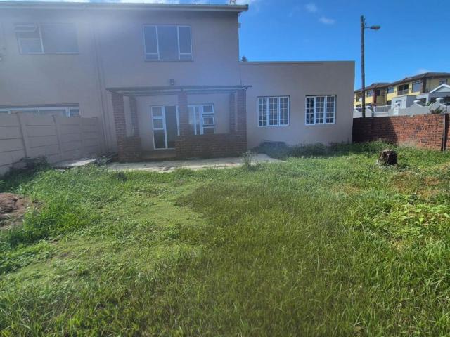 4 Bedroom duplex townhouse sectional to rent in Bluff, Durban