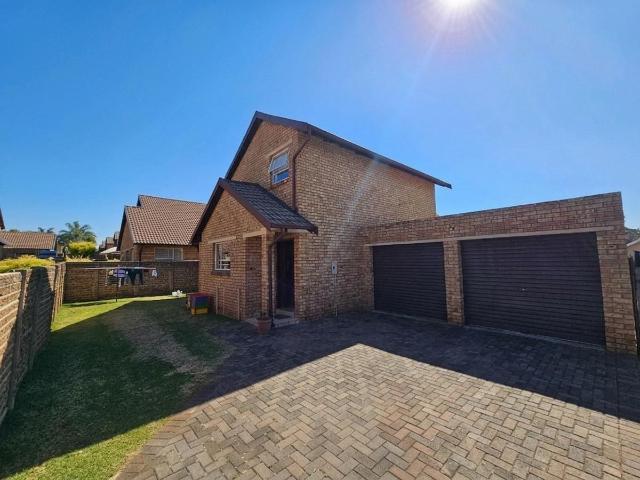 4 Bedroom duplex townhouse sectional to rent in Pomona, Kempton Park