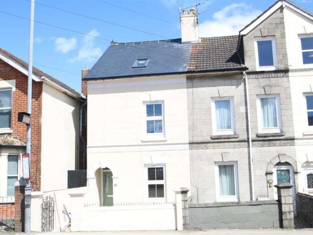 4 Bedroom End Of Terrace House